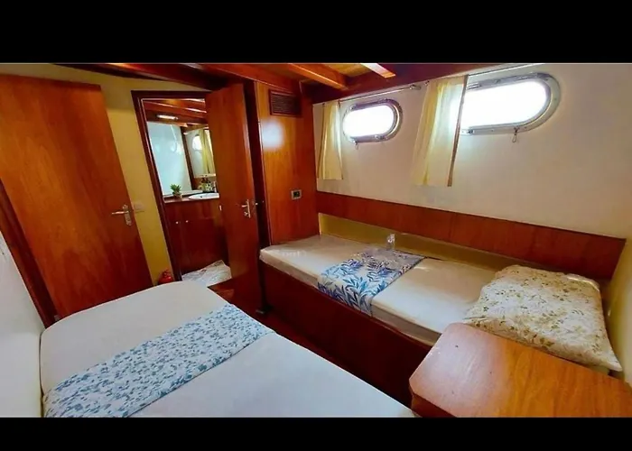 Markus,mandalina,teknesi Бодрум